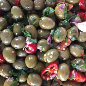 Olive Verdi intere al Peperoncino in Salamoia